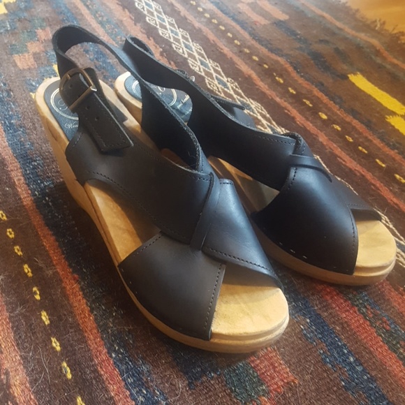 no 6 store clogs